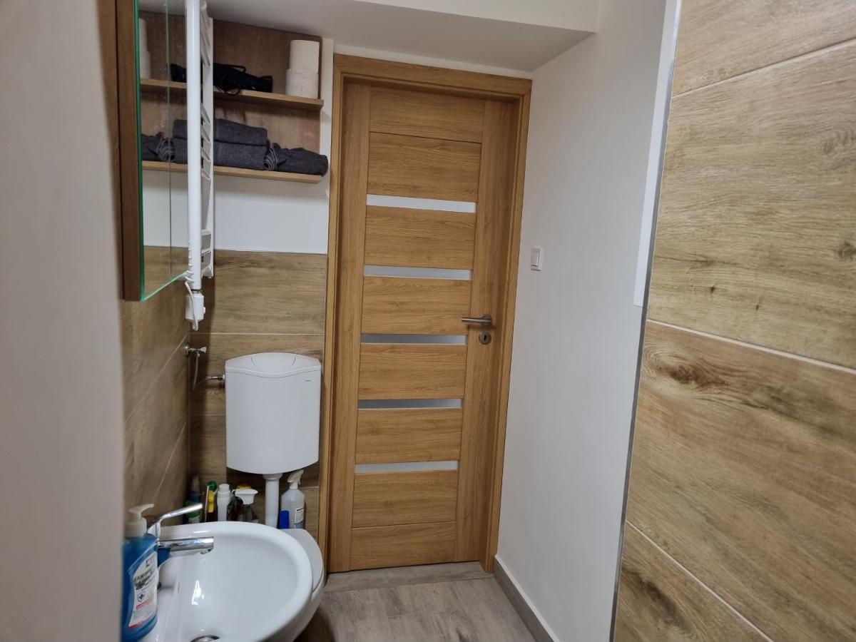 Downtown Studio Apartman Печ Екстер'єр фото