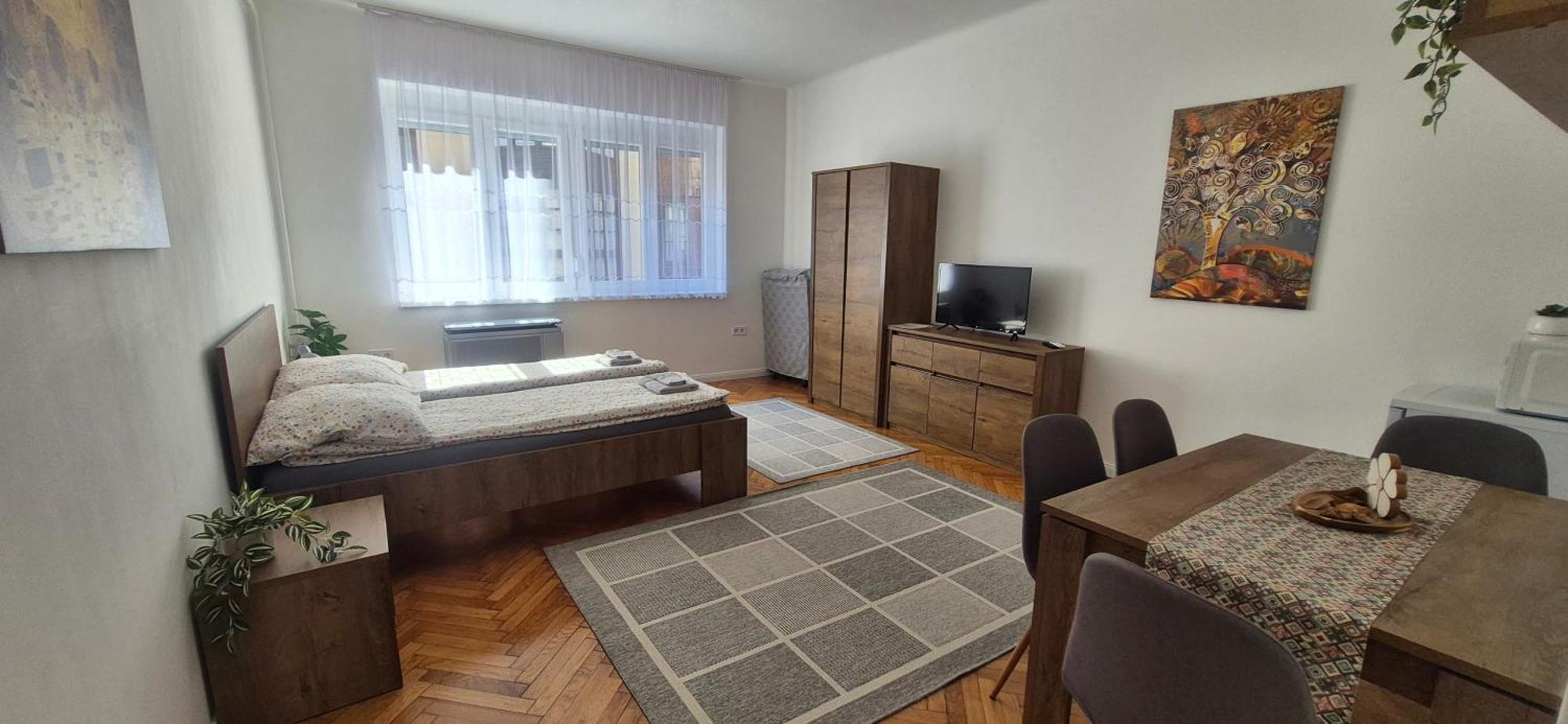 Downtown Studio Apartman Печ Екстер'єр фото